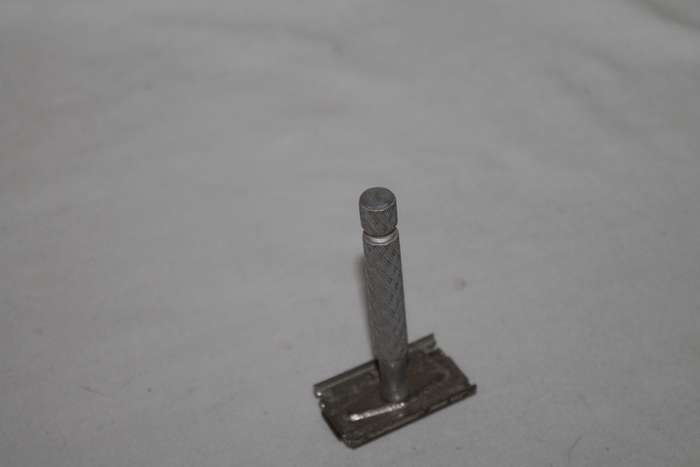 Metal Razor