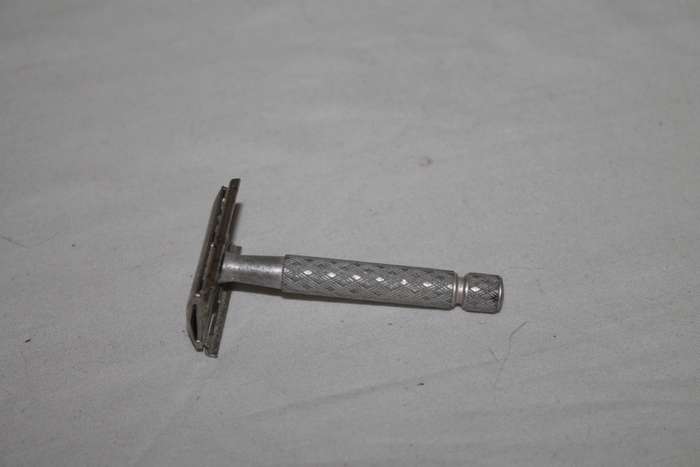 Metal Razor