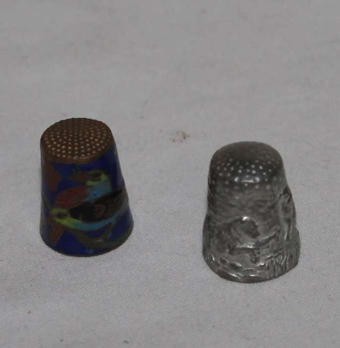 2 Metal thimbles