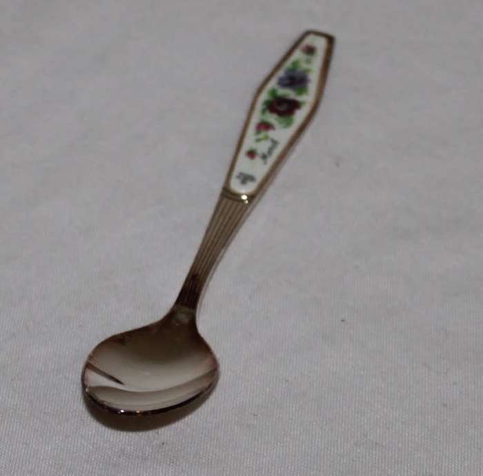 Royal Albert Cake spoon March