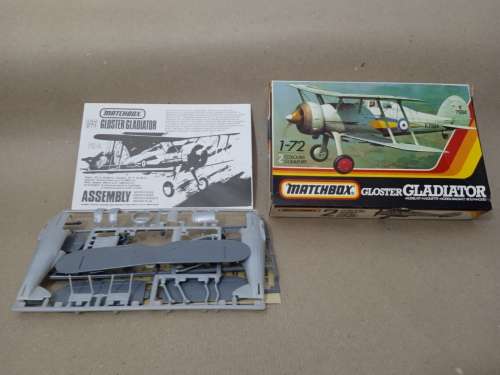 Scale Model Kit 1:72  Gloster Gladiator PK-8 - Matchbox