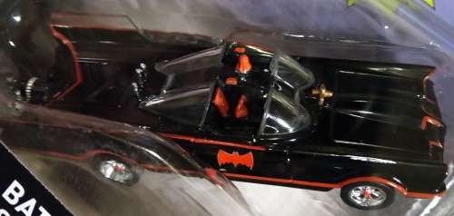 Mattel HOT WHEELS / HOTWHEELS - BATMAN classic TV Series 1966 Batmobile Vehicle 1/50 Scale