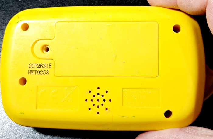 2009 Giochi Preziosi - Italy - Animal Farm Elec Handheld Game Console - Works Great