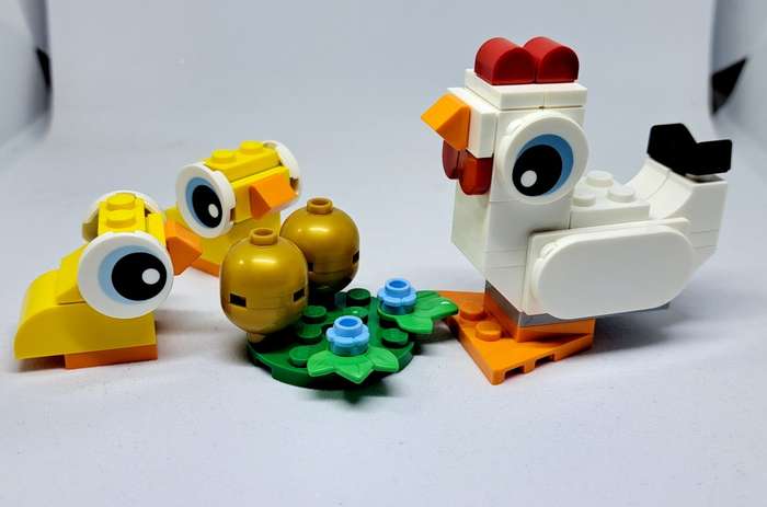 LEGO - Easter Chicken - Assembled with Booklet