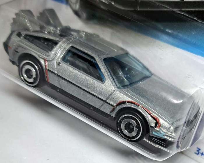 Hot Wheels - Die Cast Vehicles 1:64 - Back To The Future - Time Machine