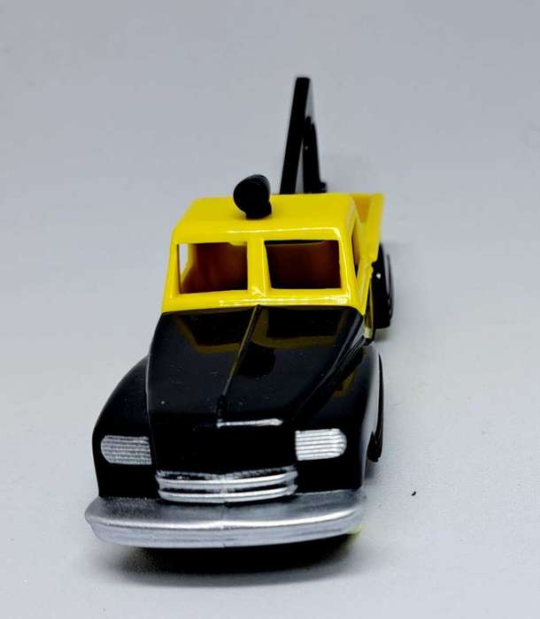 Retro Dime Store Dreams - Deluxe Plastic - Tow Truck 1:43 NM