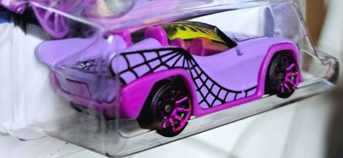 Hot Wheels - Monster High Ghoul Mobile  1:64