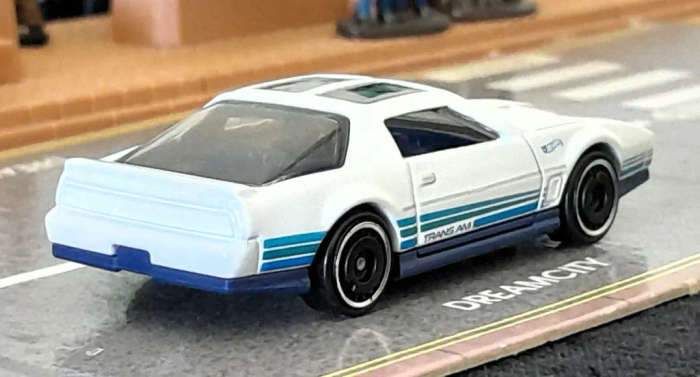 Hot Wheels - 1984 White Pontiac Firebird - Mattel Die Cast 1:64