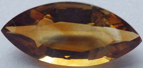 NATURAL UNHEATED CITRINE FROM BRAZIL - 11 x 9mm oval - 3.75 ct
