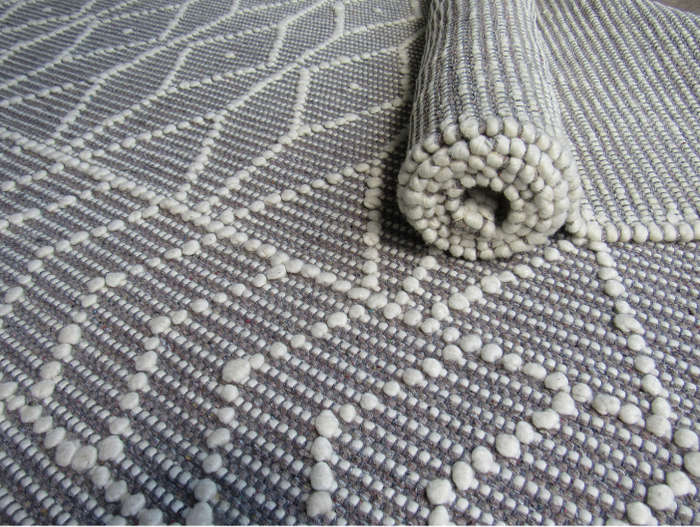 Indian Handmade White & Grey Rug (1.8 x 2.7m)