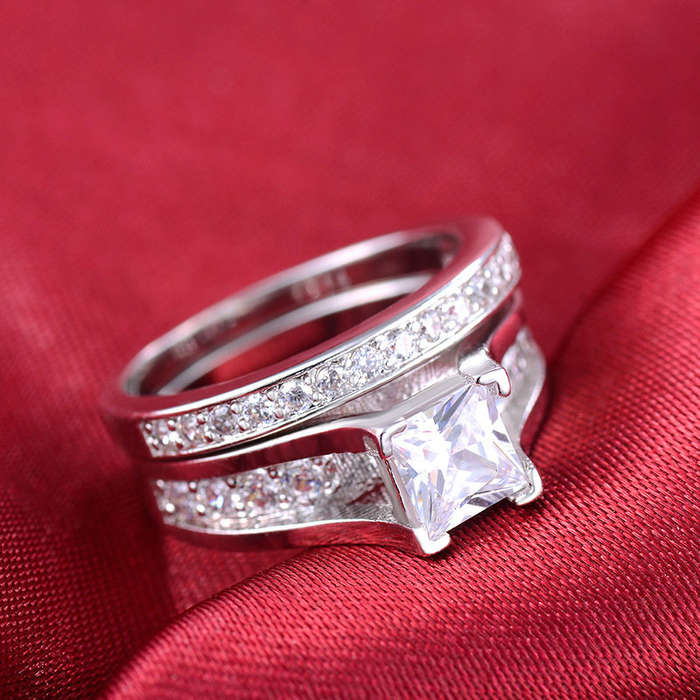 Stunning 1.75 Carat Simulated Diamond Wedding Ring Set (Double Band) . Sizes Available :  6 ; 7 ; 8