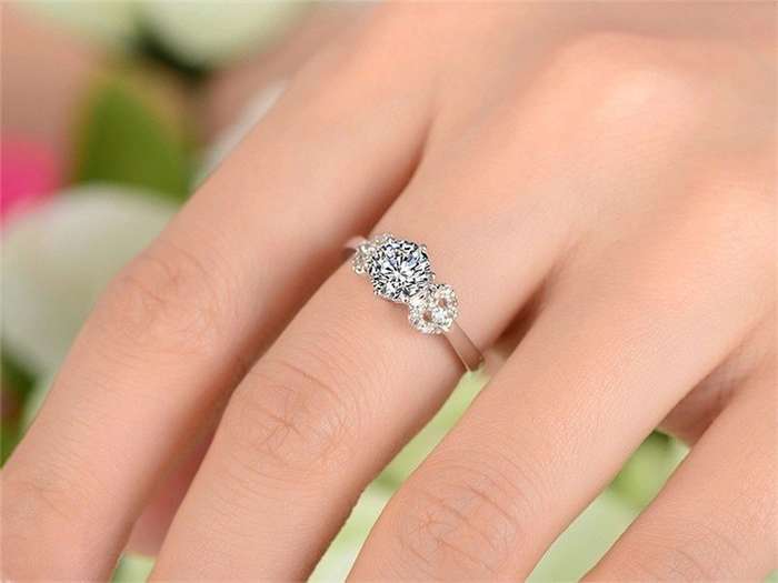 Designer 1.10 Carat Simulated Diamond Ring. Size 7 / O