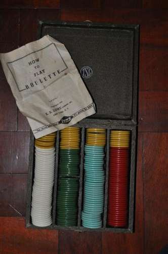 SUPERB!!! BOXED SET OF CASINO CHIPS circa 1941