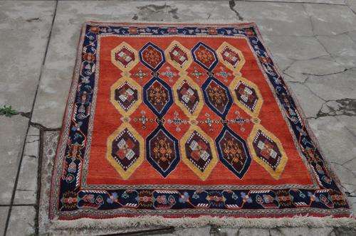 ABSOLUTELY AMAZING PERSIAN HANDMADE CARPET IN GREAT CONDITION