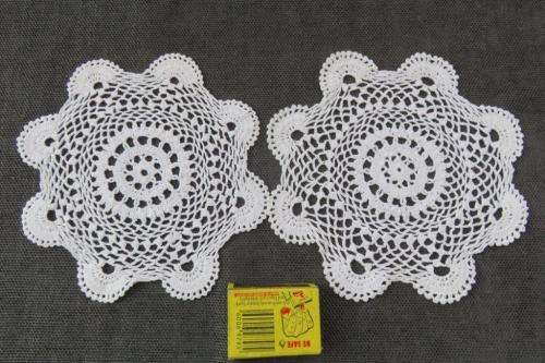 Two white doilies 17cm
