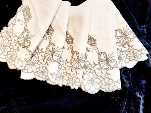 Set of 5 large Madeira embroidered linen napkins -43 x 43 cm
