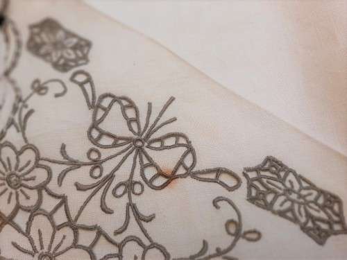 Set of 5 large Madeira embroidered linen napkins -43 x 43 cm