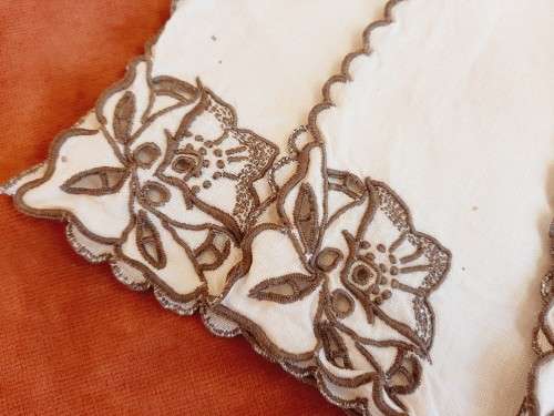 Set of 4 Madeira embroidery napkins 23 x 23cm