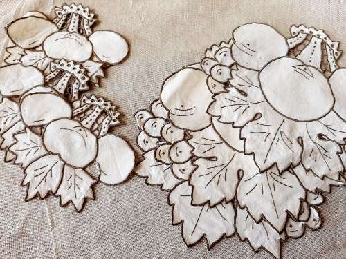 6 Small Madeira embroidery doilies - -10-22 cm