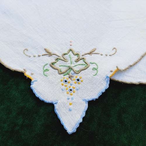 2  embroidered, linen napkins - 26 x 26 cm