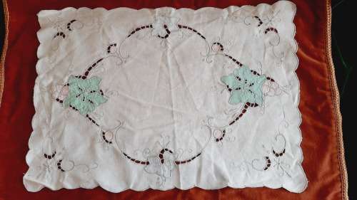 Cotton embroidered tray cloth - 46 x 32 cm