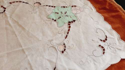 Cotton embroidered tray cloth - 46 x 32 cm