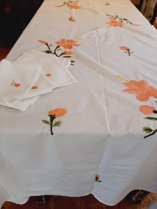 White cotton tablecloth with peach flower embroidery and 8 napkins 220 x 140cm