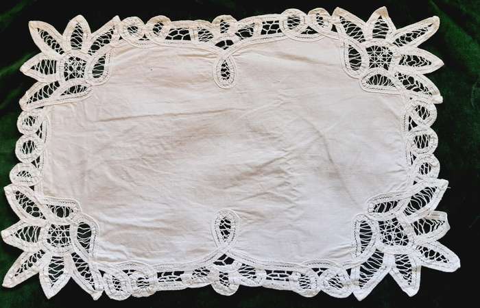 Battenburg lace tray cloth -white - 42 x 28 cm