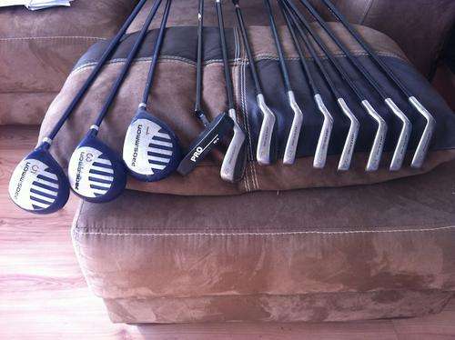 AMAZING FULL SET OF GOLF CLUBS INCLUDING BAG AND EXTRAS!!  R1 NO RESERVE!! DONT MISS THIS ONE!!