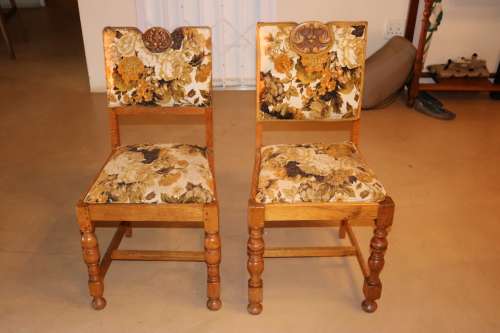 Antique Solid Oak Dining Table with 4 Chairs