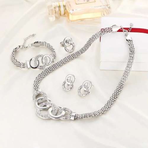 European Crystal Handcuffs Necklace Set