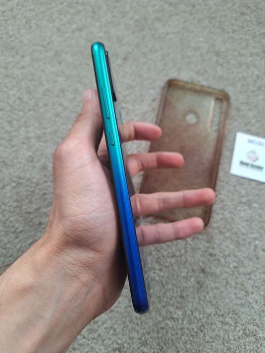 Huawei Y7p 64gb 4gb ram single sim with cover