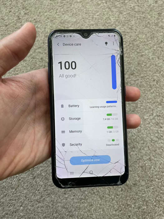 Samsung A01 Dual sim 16gb 2gb ram. READ DESCRIPTION