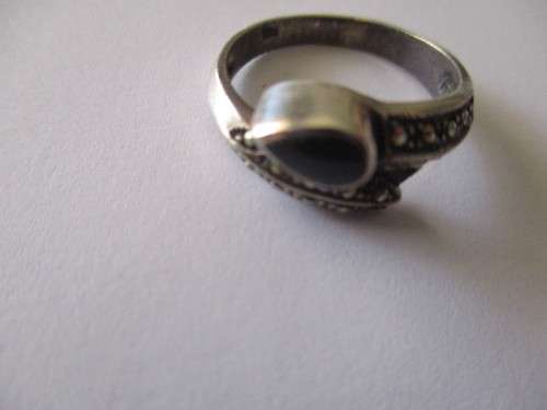 925 Sterling Silver Marcsite and Black Onyx Ring