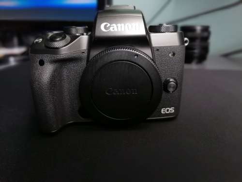 Canon Eos M5 With EF-m 15 -45mm lens
