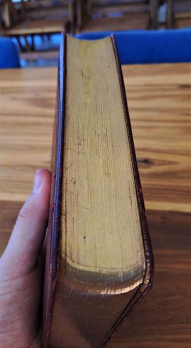 1907 HIGH-QUALITY LEATHER BOUND COPY OF THE POETICAL WORKS OF BYRON!