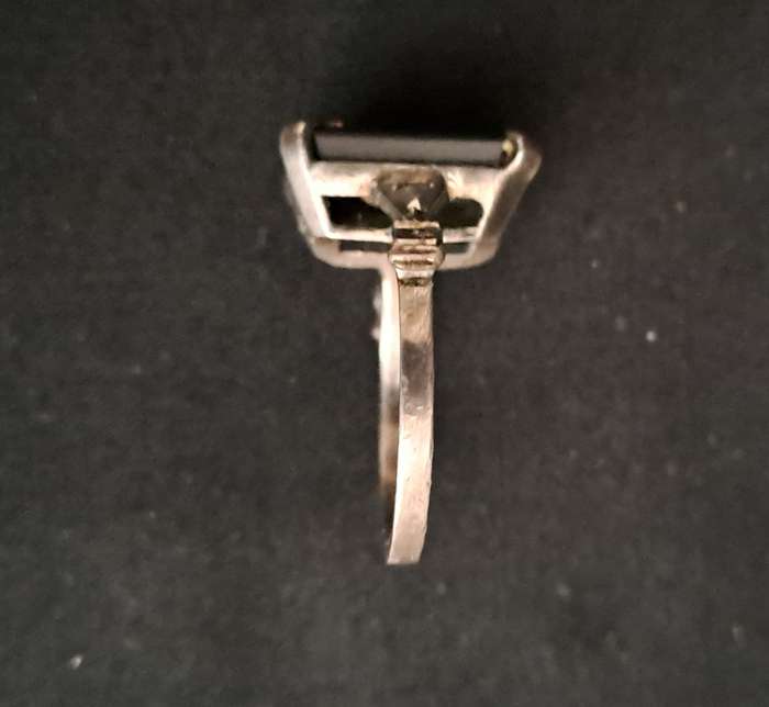 Onyx Signate Ring