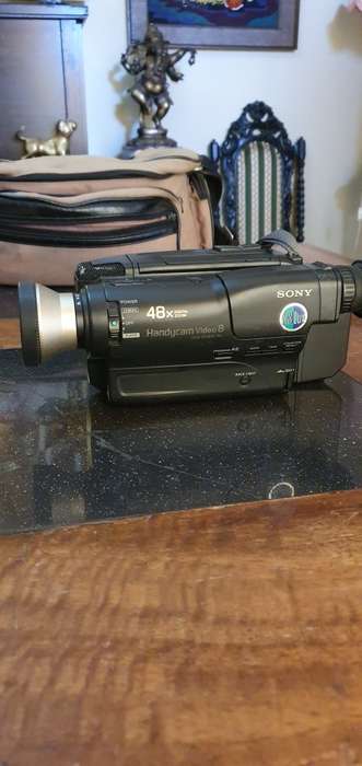 Sony Handycam 8 Recorder plus bag