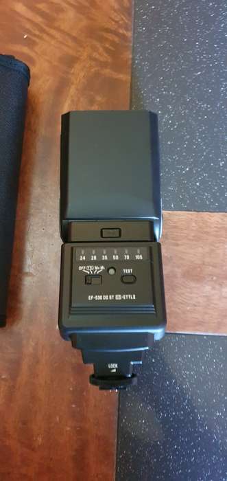 Sigma Camera Flash Unit