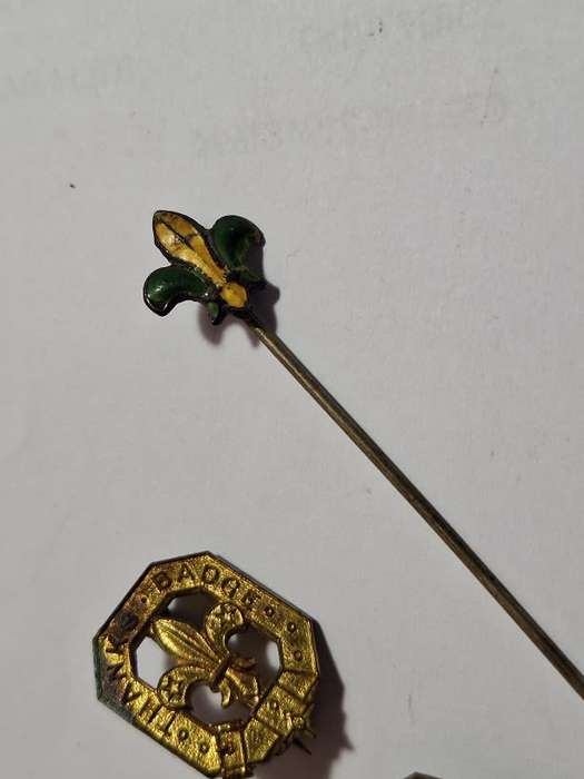 3 x Vintage Boy scouts pins/badges