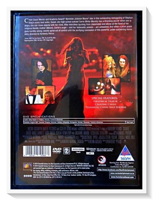 CARRIE: Stephen King - Starring Julianne Moore - BONUS FEATURES - Disk & Cover in Excellent Cond.