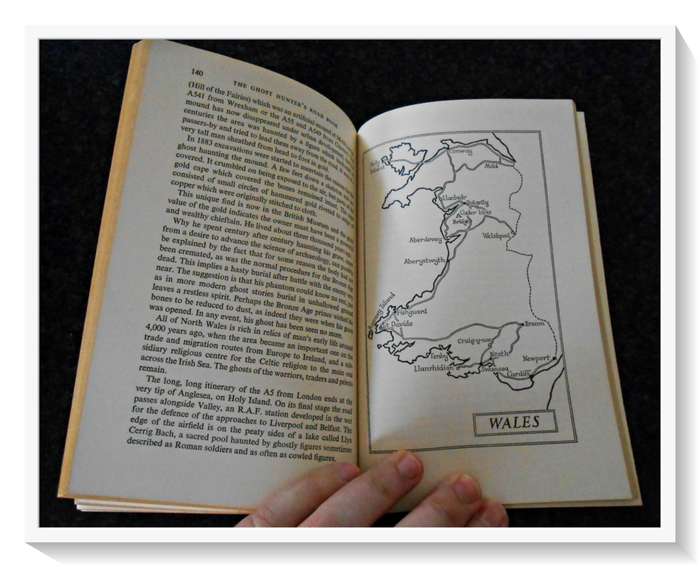 The GhostHunters Road Book by John Harries - 1974 - Published by LETTS - Rare Find B+ Condition*