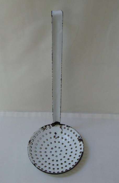 VINTAGE WHITE ENAMELWARE STRAINER LADLE