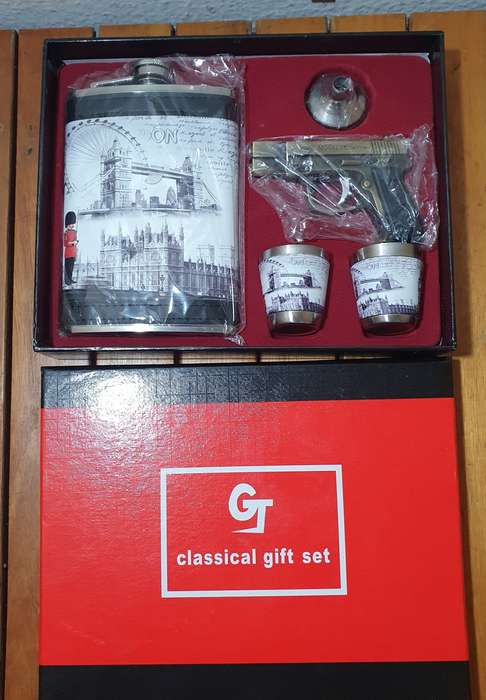 BRAND NEW BOXED BAR ACCESSORIES GIFT SET BY GT - Classical Gift.