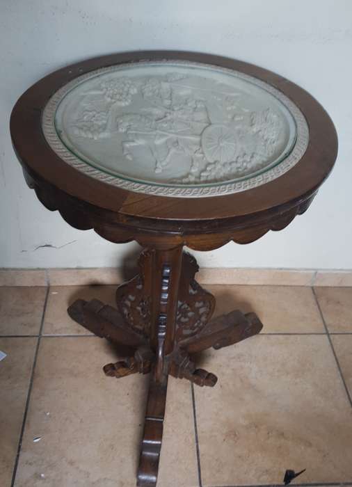 ANTIQUE HAND ENGRAVED HIGH RELIEF SIGNED CHINEESE RESIN SIDE TABLE.