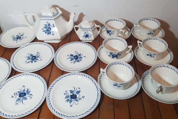 RARE & AUTHENTIC `BALTIC ADAMS- ENGLAND` 20piece REAL ENGLISH IRON STONE TEA SET.