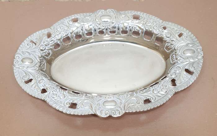 Luxury very ornate Silver Plated brand new snack tray / dish.