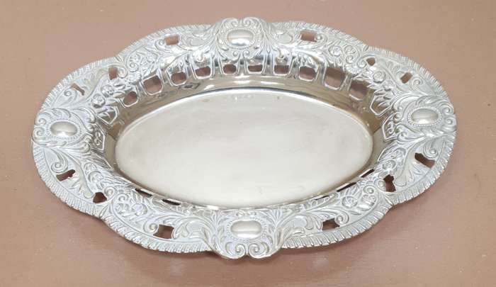Luxury very ornate Silver Plated brand new snack tray / dish.