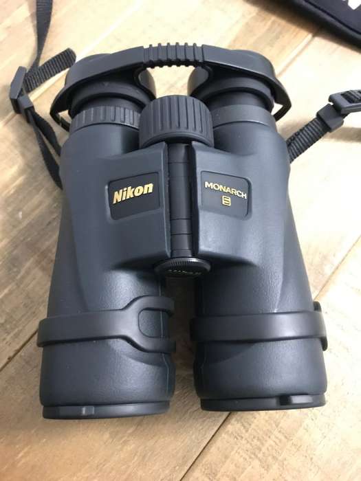 Nikon 10x42 Monarch 5 Binocular - Black EXCELLENT CONDITION!!!