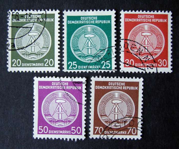 EAST GERMANY - Official (Design in lines) 1954